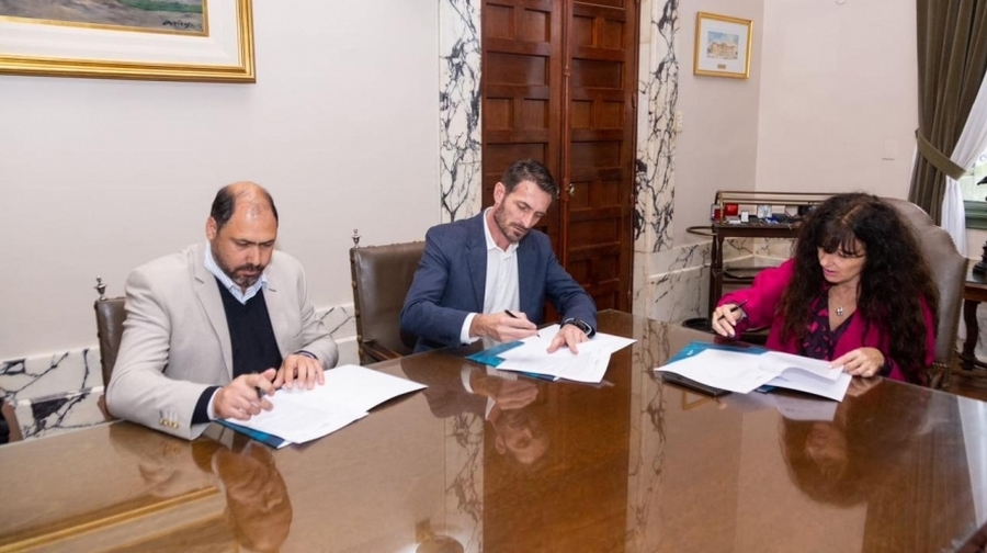 Firma Del Convenio Con La UNL